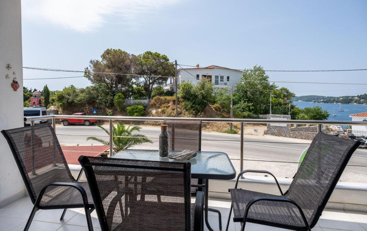 Iridanos Apartments Скиатос Экстерьер фото