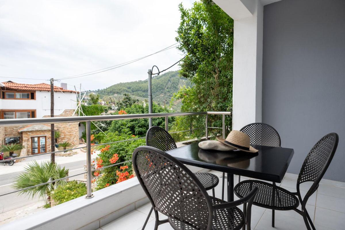 Iridanos Apartments Скиатос Экстерьер фото
